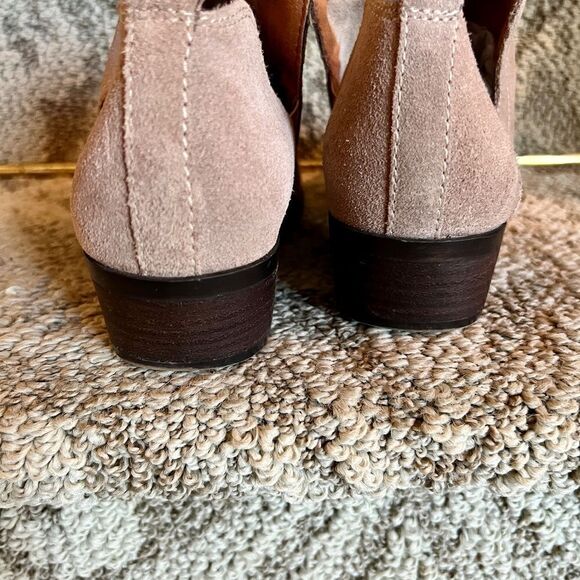 EUC Lucky Brand Bollo Tan Suede Bootie Ankle Boots Shoes Size 8 M - Picture 4 of 8